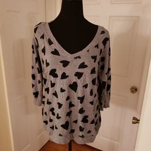 Torrid 3/4 sleeve top hearts size 0 v neck